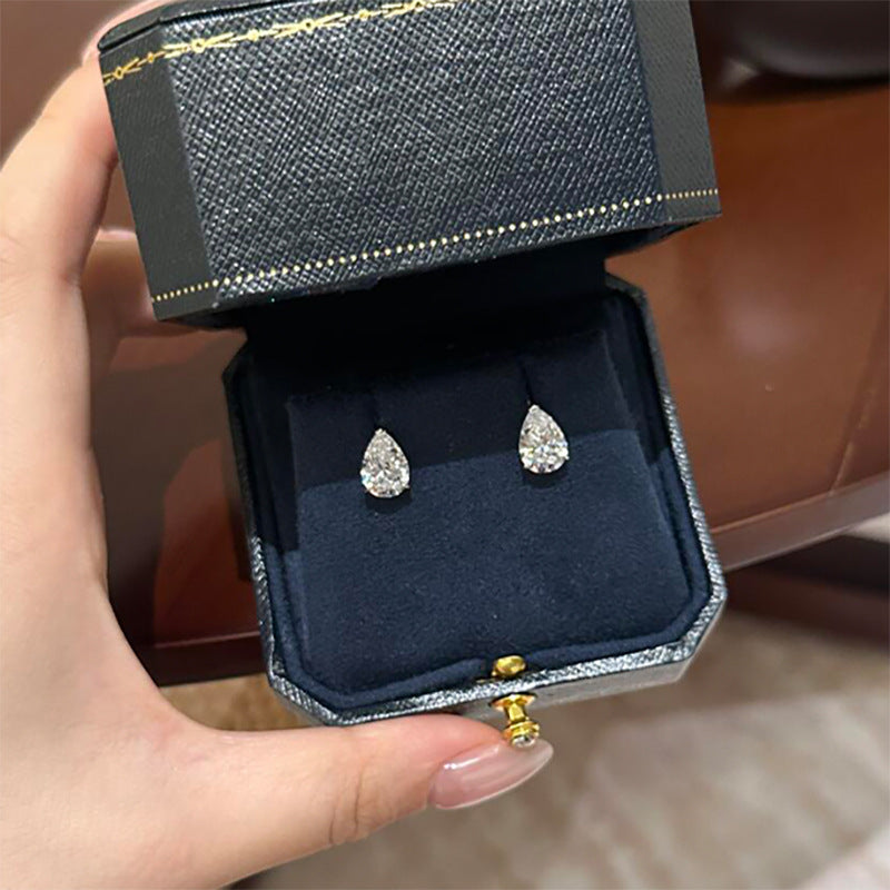 Exquisite flashing water drop stud earrings